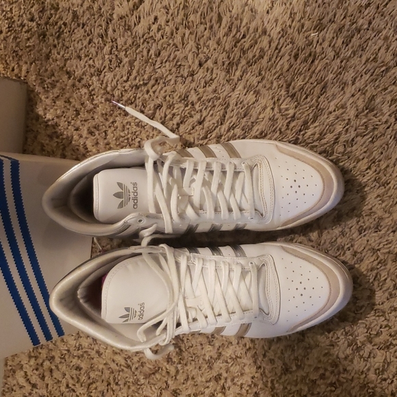 Adidas Sleek Series Top Ten Gym Shoes. - Picture 9 of 12